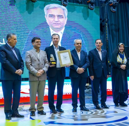 شبی پر افتخار برای گروه صنعتی پارس ساختار در مراسم گرامیداشت روز صنعت، معدن و تجارت آذربایجان شرقی   انتخاب شرکت پارس ساختار به عنوان واحد نمونه و شرکت صنایع فولاد شهریار به عنوان طرح نمونه