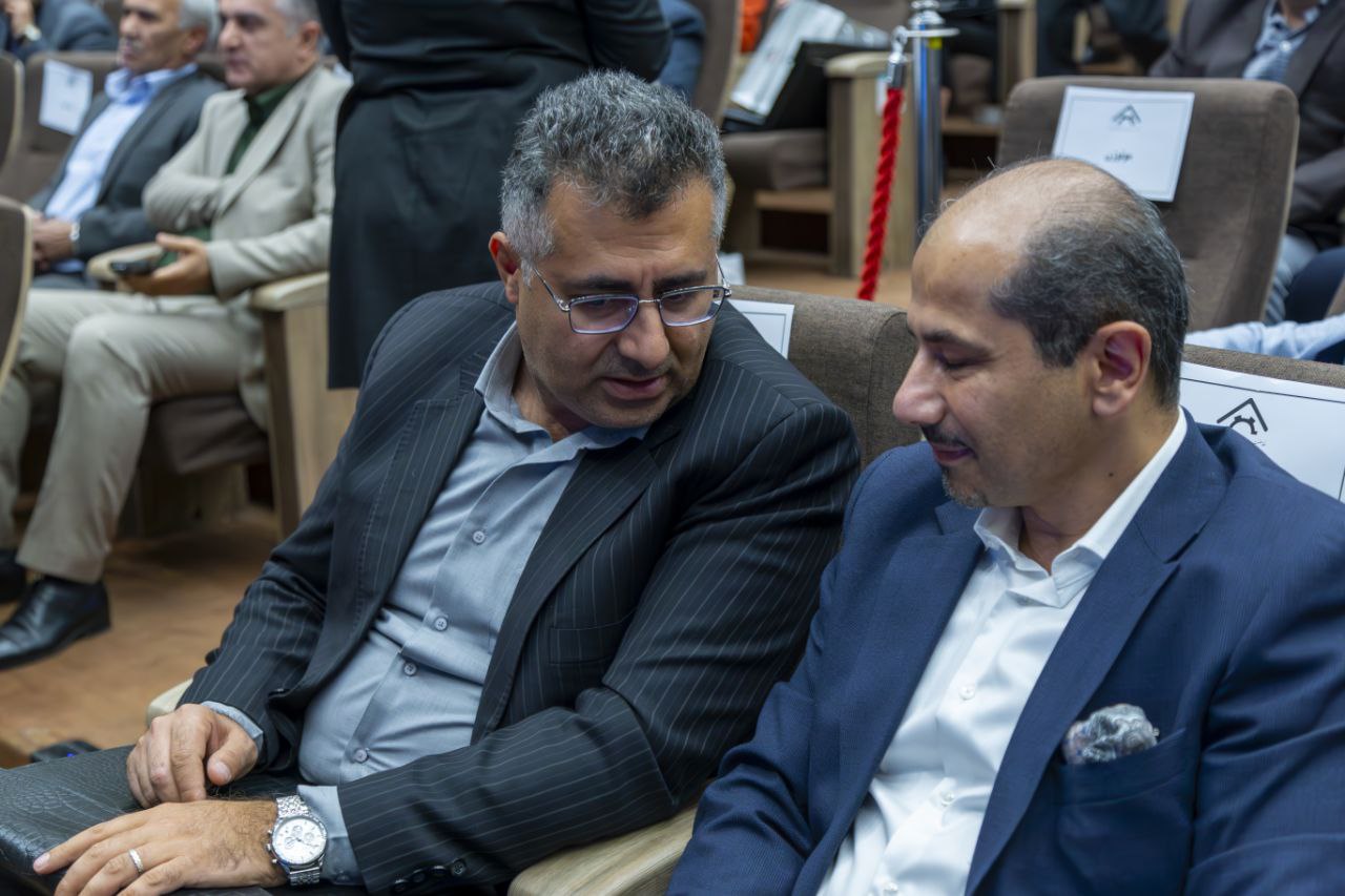 شبی پر افتخار برای گروه صنعتی پارس ساختار در مراسم گرامیداشت روز صنعت، معدن و تجارت آذربایجان شرقی   انتخاب شرکت پارس ساختار به عنوان واحد نمونه و شرکت صنایع فولاد شهریار به عنوان طرح نمونه