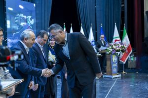 شبی پر افتخار برای گروه صنعتی پارس ساختار در مراسم گرامیداشت روز صنعت، معدن و تجارت آذربایجان شرقی انتخاب شرکت پارس ساختار به عنوان واحد نمونه و شرکت صنایع فولاد شهریار به عنوان طرح نمونه