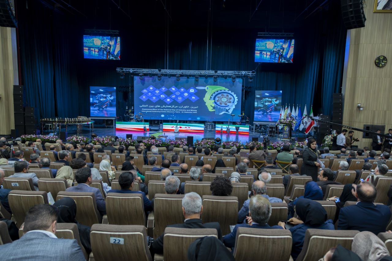 شبی پر افتخار برای گروه صنعتی پارس ساختار در مراسم گرامیداشت روز صنعت، معدن و تجارت آذربایجان شرقی   انتخاب شرکت پارس ساختار به عنوان واحد نمونه و شرکت صنایع فولاد شهریار به عنوان طرح نمونه